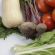 Cistell de verdures de temporada ecològiques